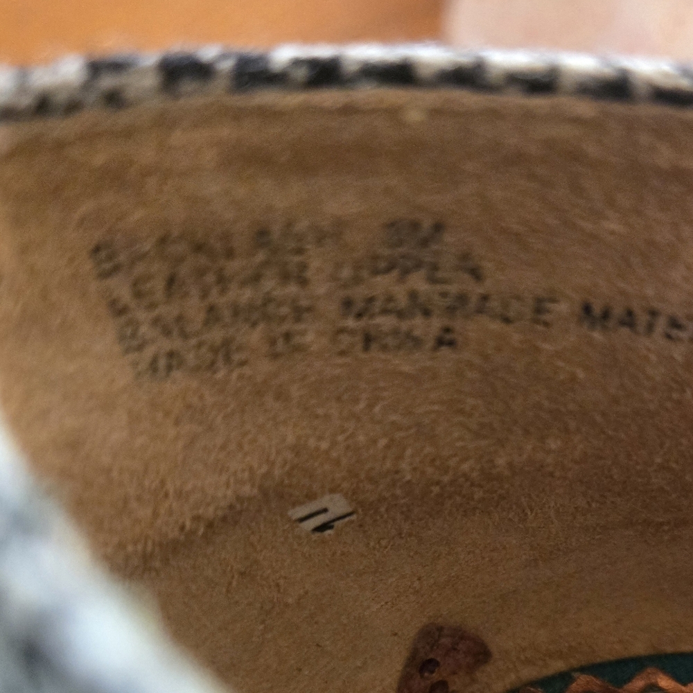 Poetic License Shoes. Size 8/ 39 Emerald Green - Picture 5 of 16